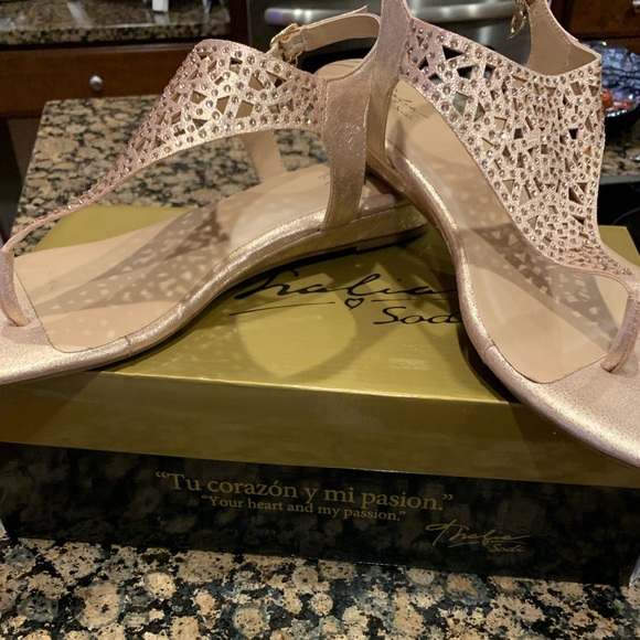 New! Thalia Sodi Rose Gold Ilyssa Open Toe Casual Slingback Sandals - Picture 4 of 9